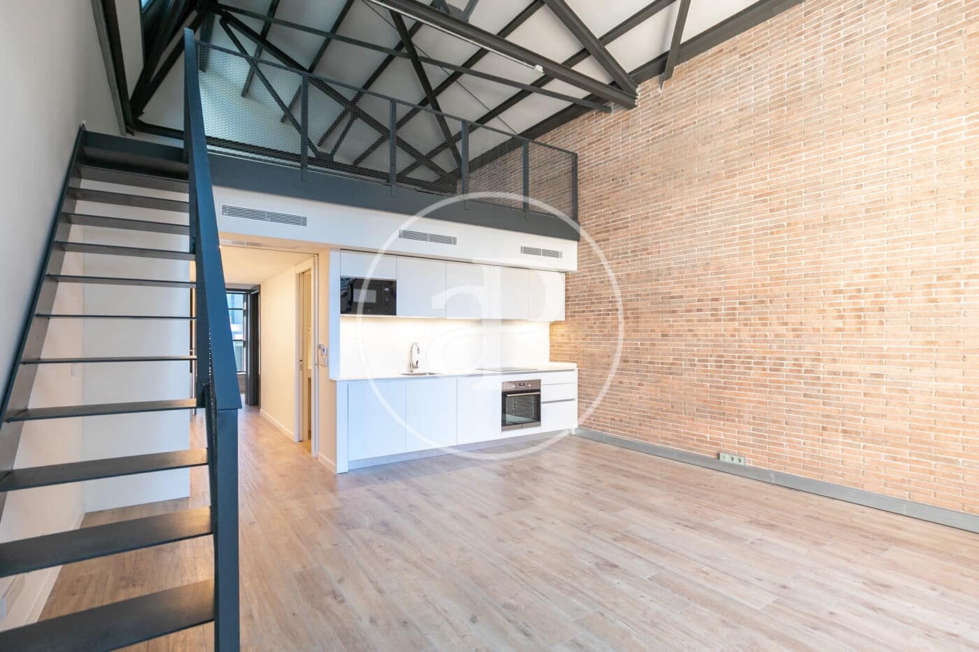 2 slaapkamer Appartement te huur in Barcelona stad - € 2.500 (Ref: 9701607)