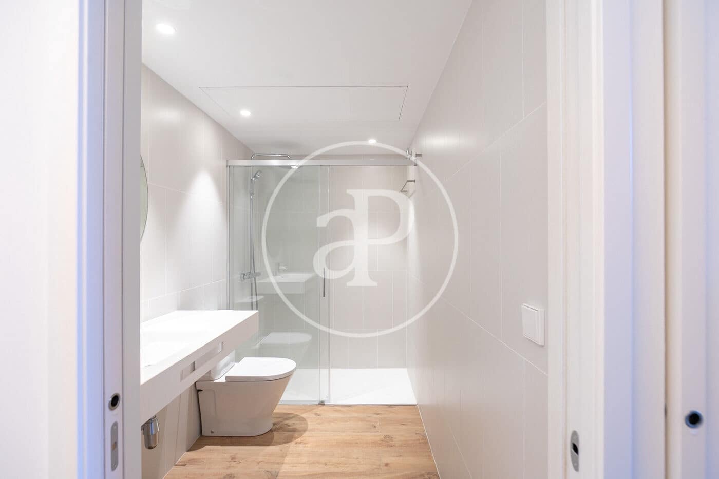 2 slaapkamer Appartement te huur in Barcelona stad - € 2.500 (Ref: 9701607)