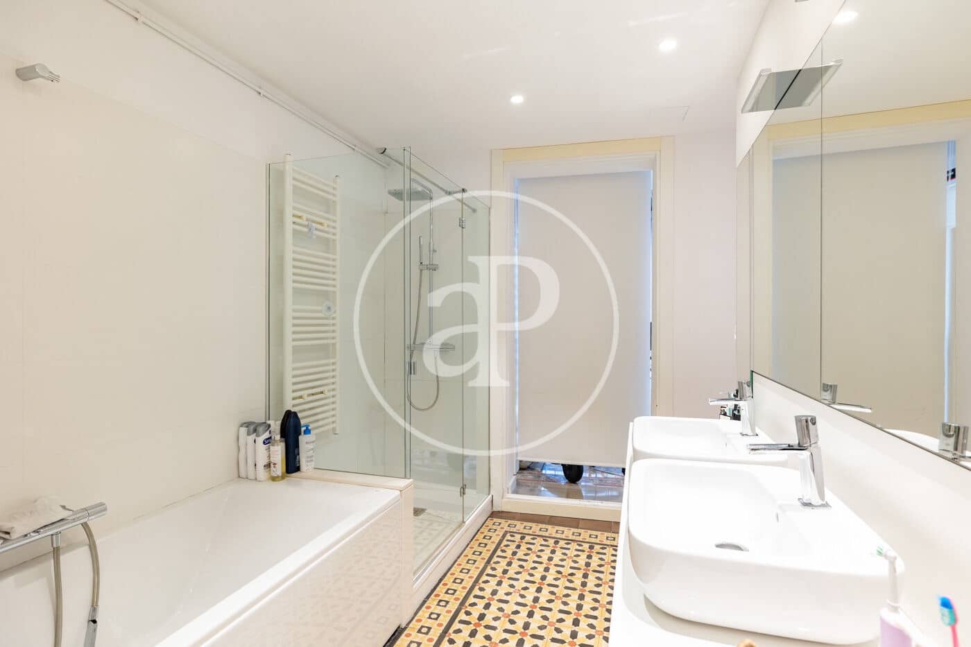 3 bedroom Apartment for sale in Barcelona city - € 1,150,000 (Ref: 9701608)