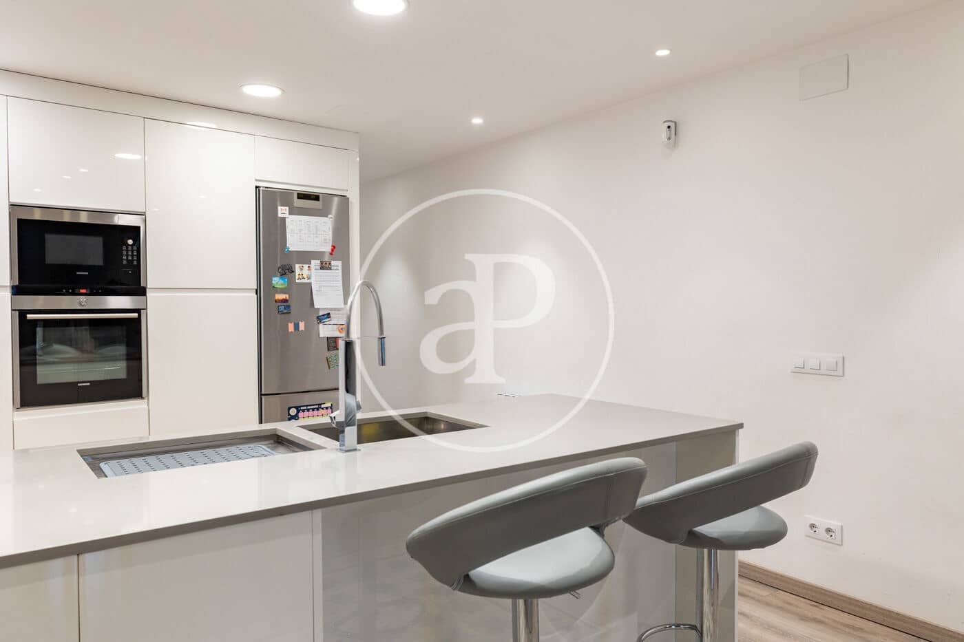 3 bedroom Apartment for sale in Barcelona city - € 1,150,000 (Ref: 9701608)