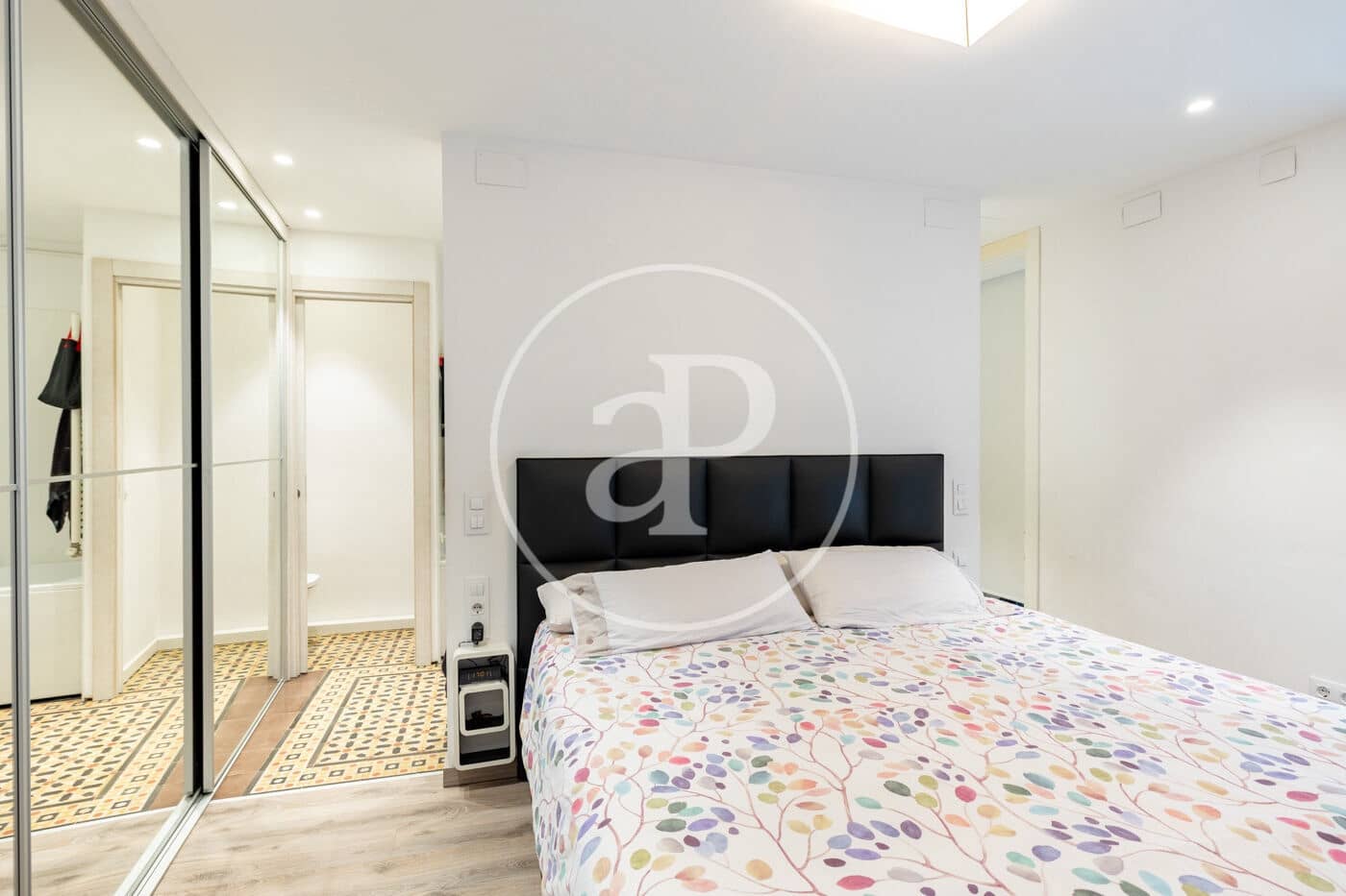 3 bedroom Apartment for sale in Barcelona city - € 1,150,000 (Ref: 9701608)