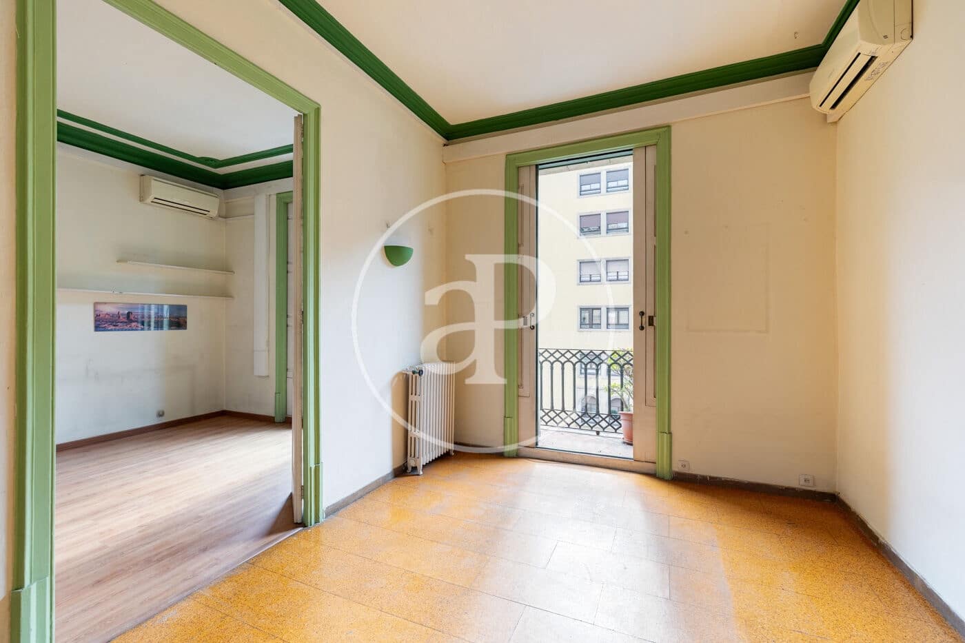 7 bedroom Apartment for sale in Barcelona city - € 1,625,000 (Ref: 9701609)