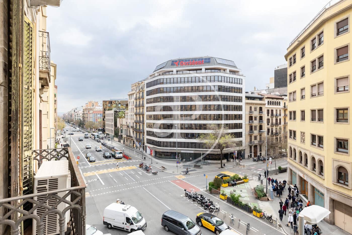 7 bedroom Apartment for sale in Barcelona city - € 1,625,000 (Ref: 9701609)