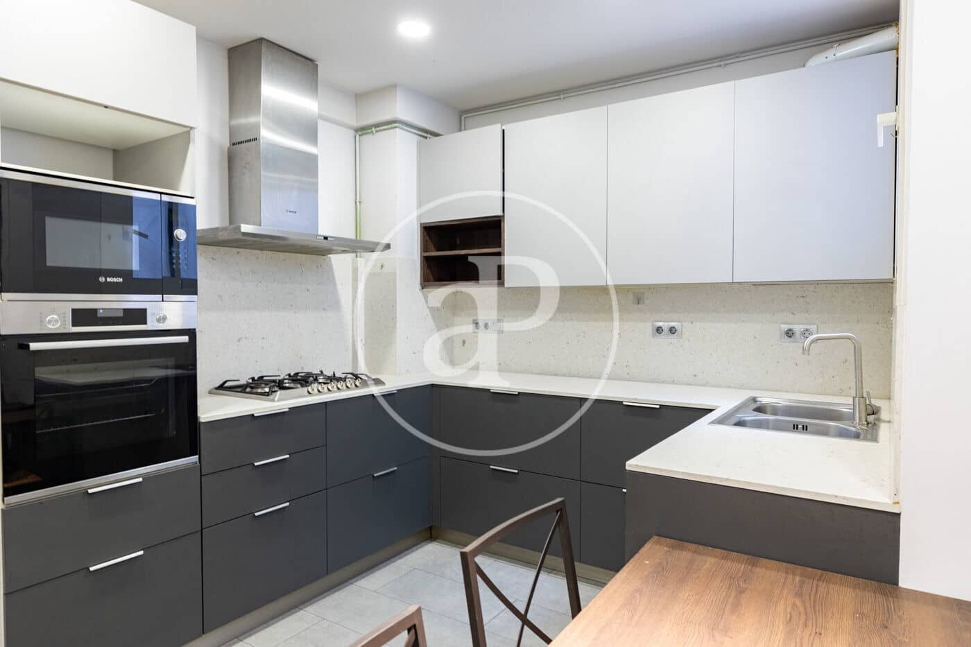 7 bedroom Apartment for sale in Barcelona city - € 1,625,000 (Ref: 9701609)