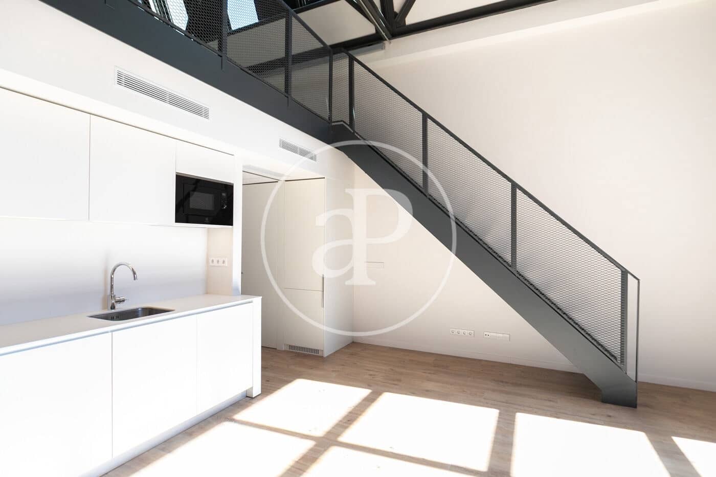 2 slaapkamer Appartement te huur in Barcelona stad - € 2.500 (Ref: 9701610)