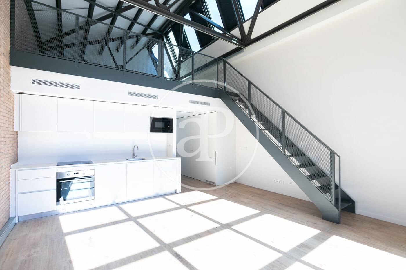 2 slaapkamer Appartement te huur in Barcelona stad - € 2.500 (Ref: 9701610)