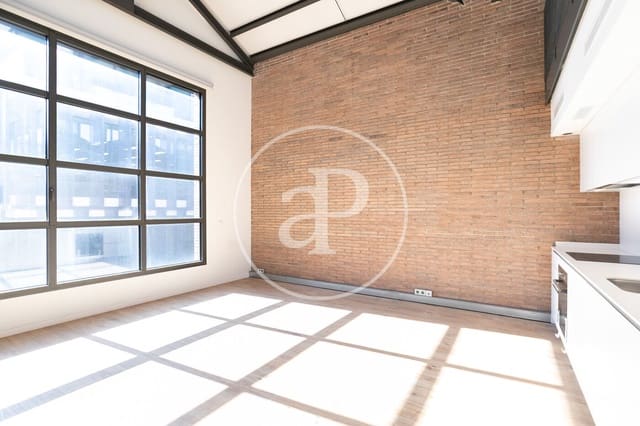 2 slaapkamer Appartement te huur in El Poblenou, Barcelona stad - € 2.500 (Ref: 9701610)