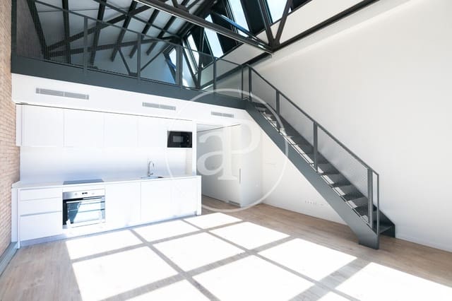 2 slaapkamer Appartement te huur in El Poblenou, Barcelona stad - € 2.500 (Ref: 9701610)