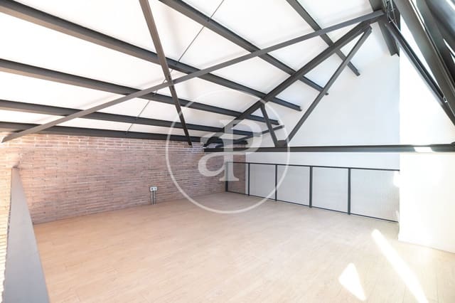 2 slaapkamer Appartement te huur in El Poblenou, Barcelona stad - € 2.500 (Ref: 9701610)