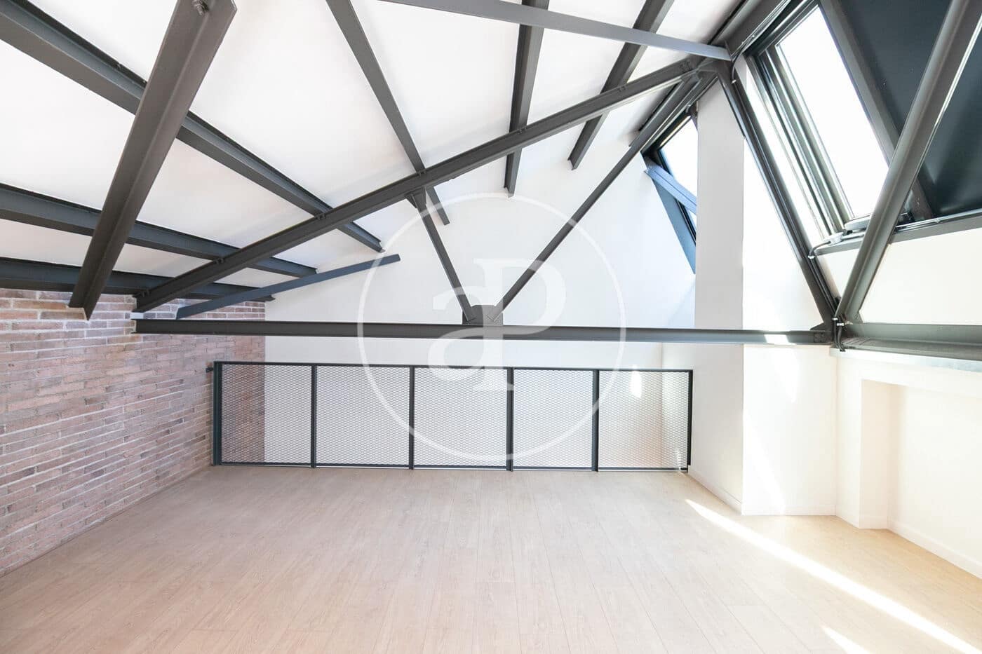 2 slaapkamer Appartement te huur in Barcelona stad - € 2.500 (Ref: 9701610)