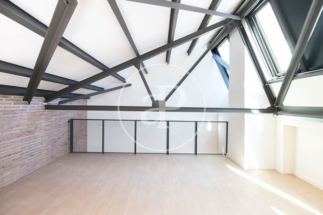 2 slaapkamer Appartement te huur in El Poblenou, Barcelona stad - € 2.500 (Ref: 9701610)