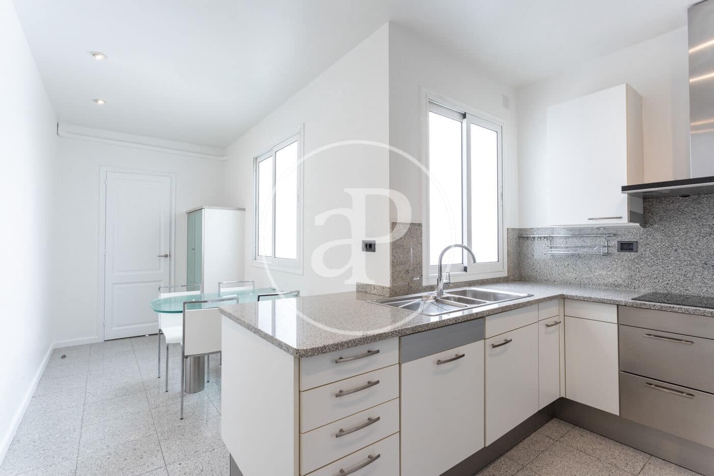 4 sovrum Lägenhet att hyra i Barcelona stad - 7 000 € (Ref: 9711953)
