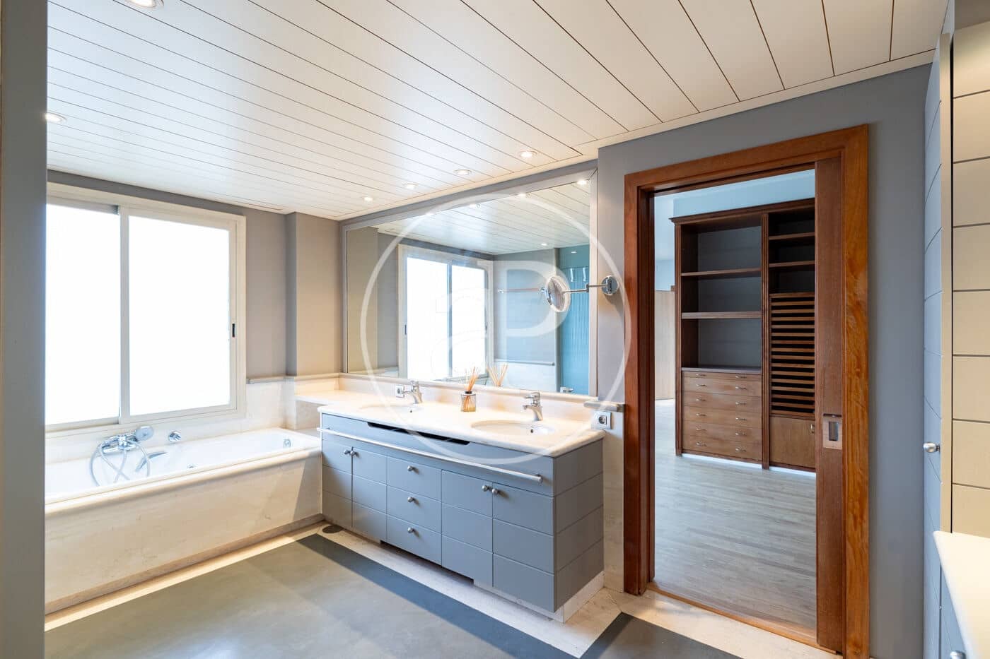 4 bedroom Apartment for rent in Barcelona city - € 7,900 (Ref: 9711954)