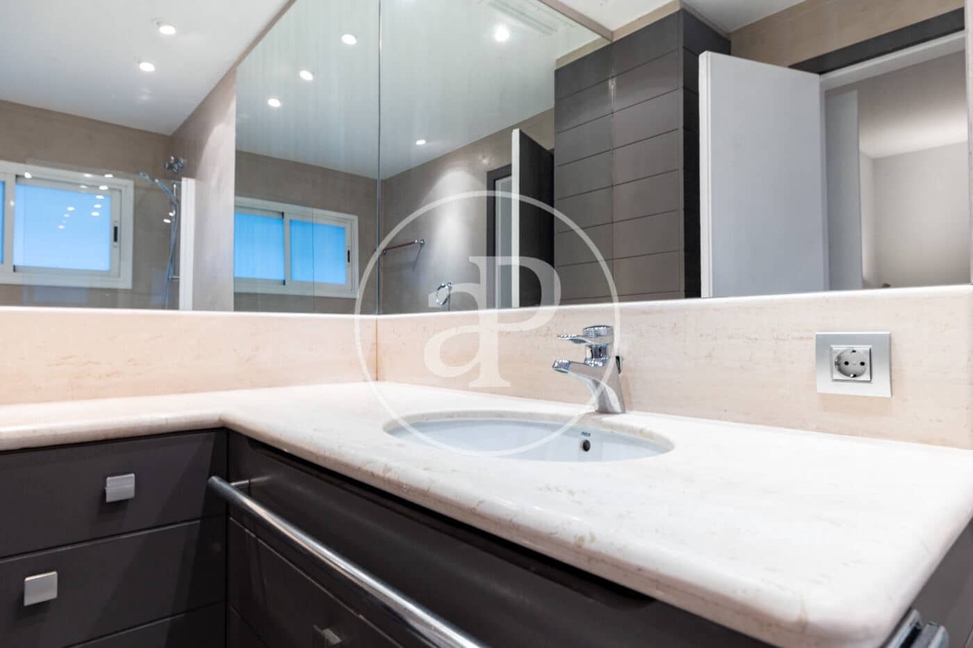 4 bedroom Apartment for rent in Barcelona city - € 7,900 (Ref: 9711954)