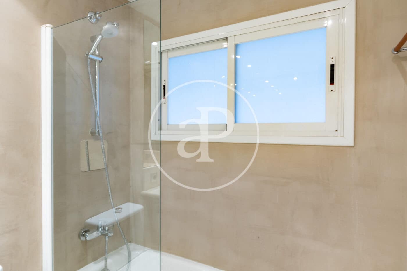 4 bedroom Apartment for rent in Barcelona city - € 7,900 (Ref: 9711954)