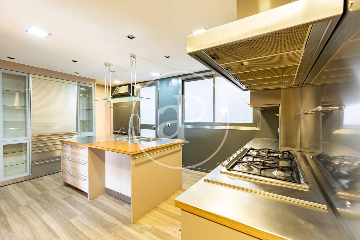 4 bedroom Apartment for rent in Barcelona city - € 7,900 (Ref: 9711954)