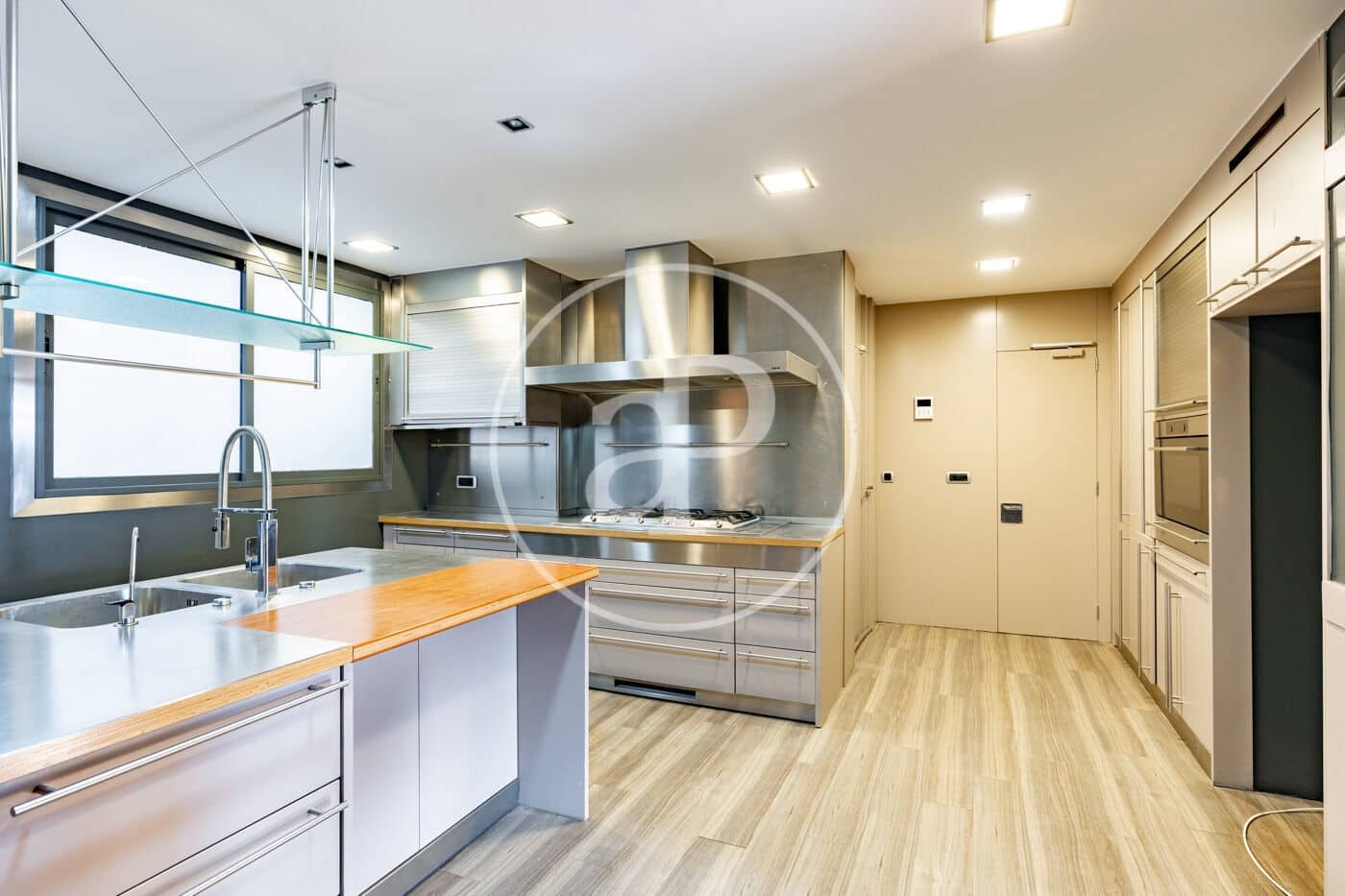 4 bedroom Apartment for rent in Barcelona city - € 7,900 (Ref: 9711954)