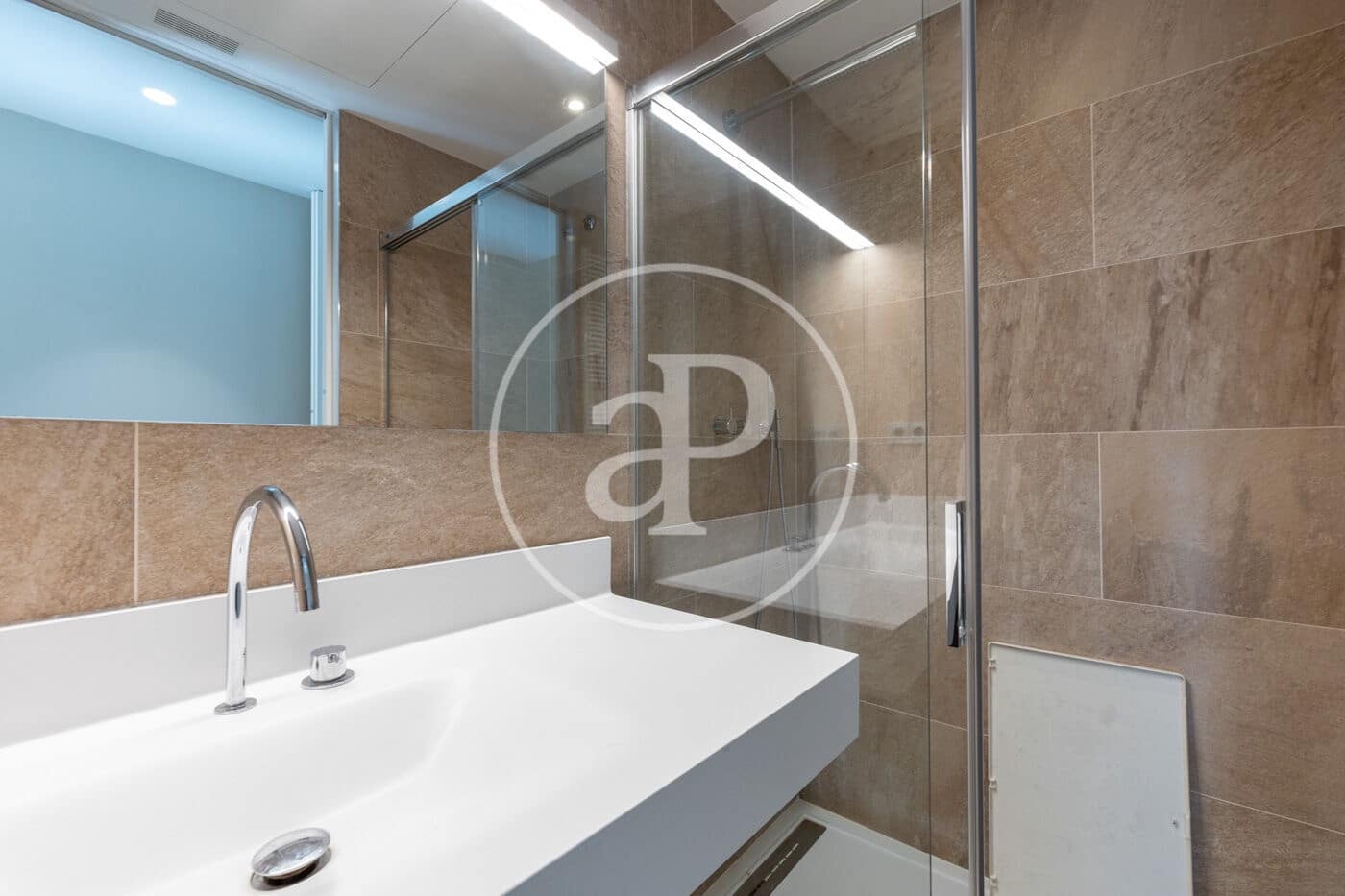 5 bedroom Apartment for rent in Barcelona city - € 15,000 (Ref: 9711955)