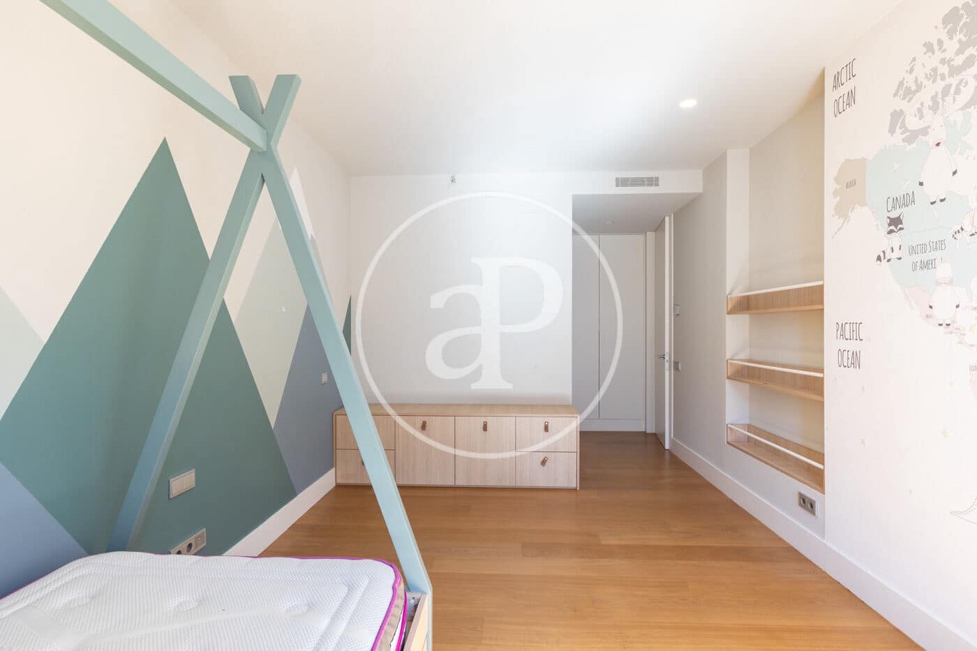 5 bedroom Apartment for rent in Barcelona city - € 15,000 (Ref: 9711955)