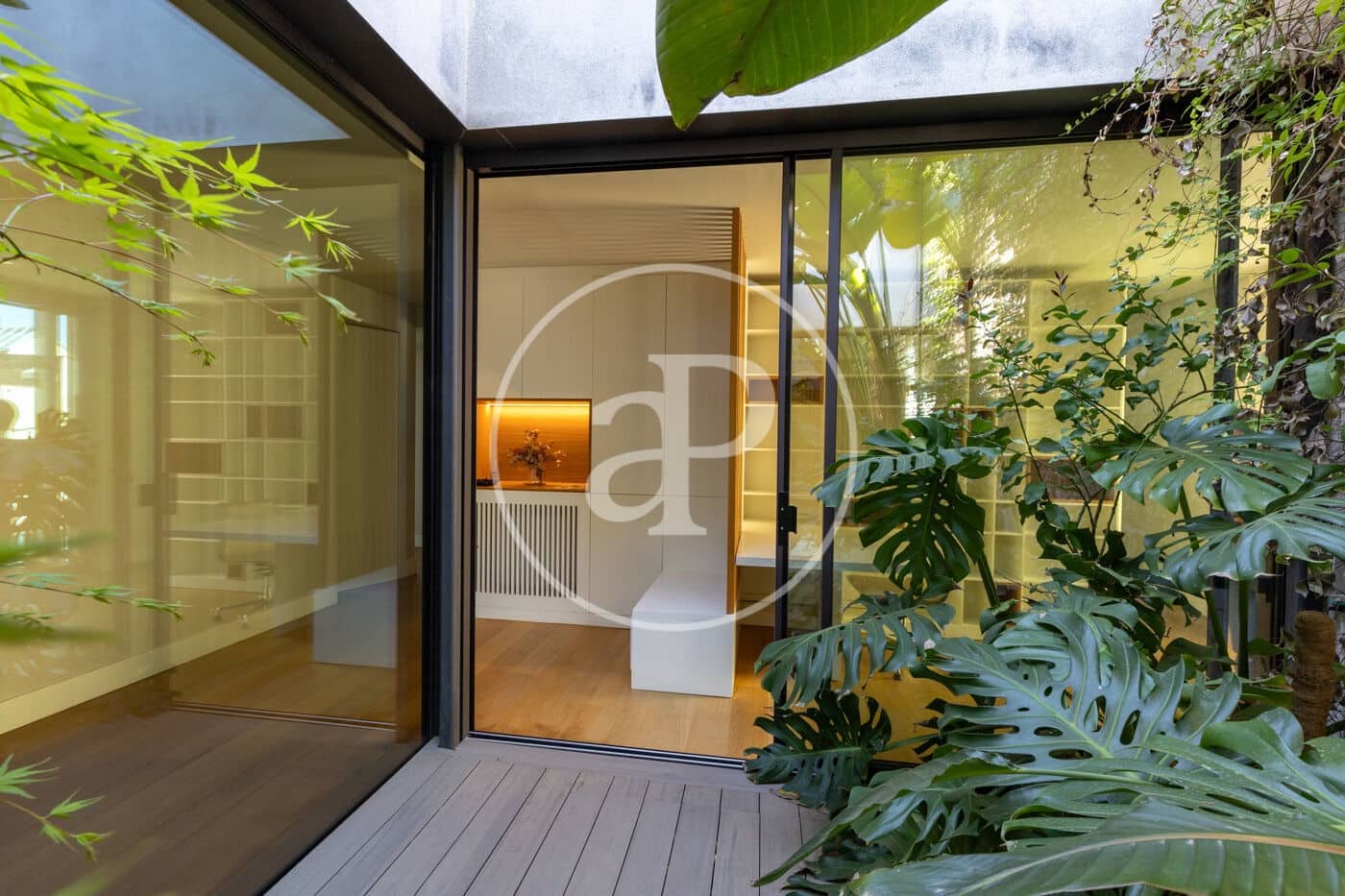 5 bedroom Apartment for rent in Barcelona city - € 15,000 (Ref: 9711955)