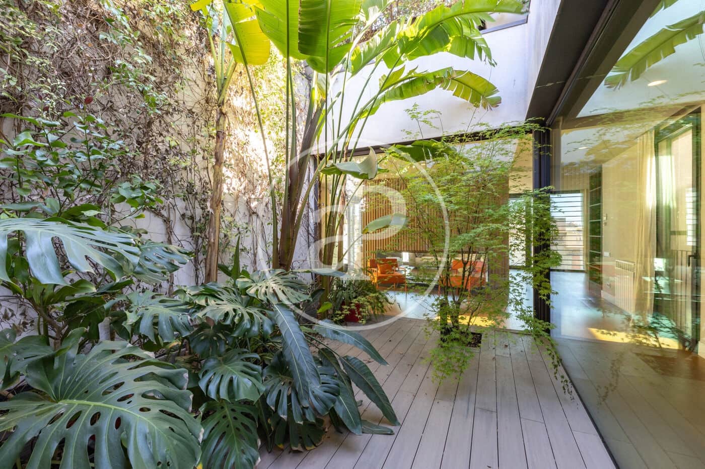 5 bedroom Apartment for rent in Barcelona city - € 15,000 (Ref: 9711955)