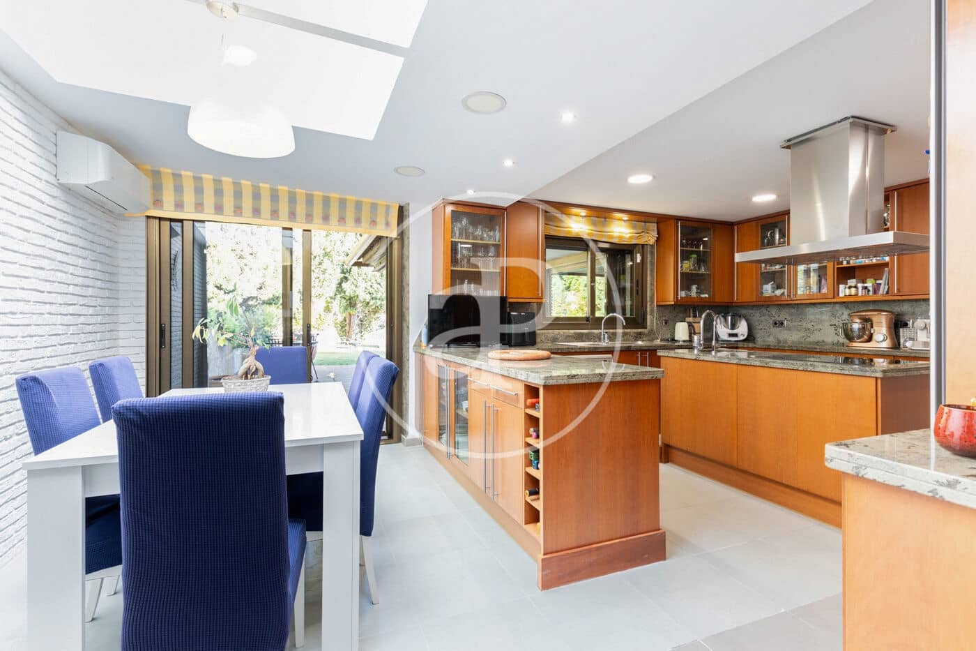 5 bedroom Villa for sale in Bellaterra with pool - € 1,250,000 (Ref: 9714922)