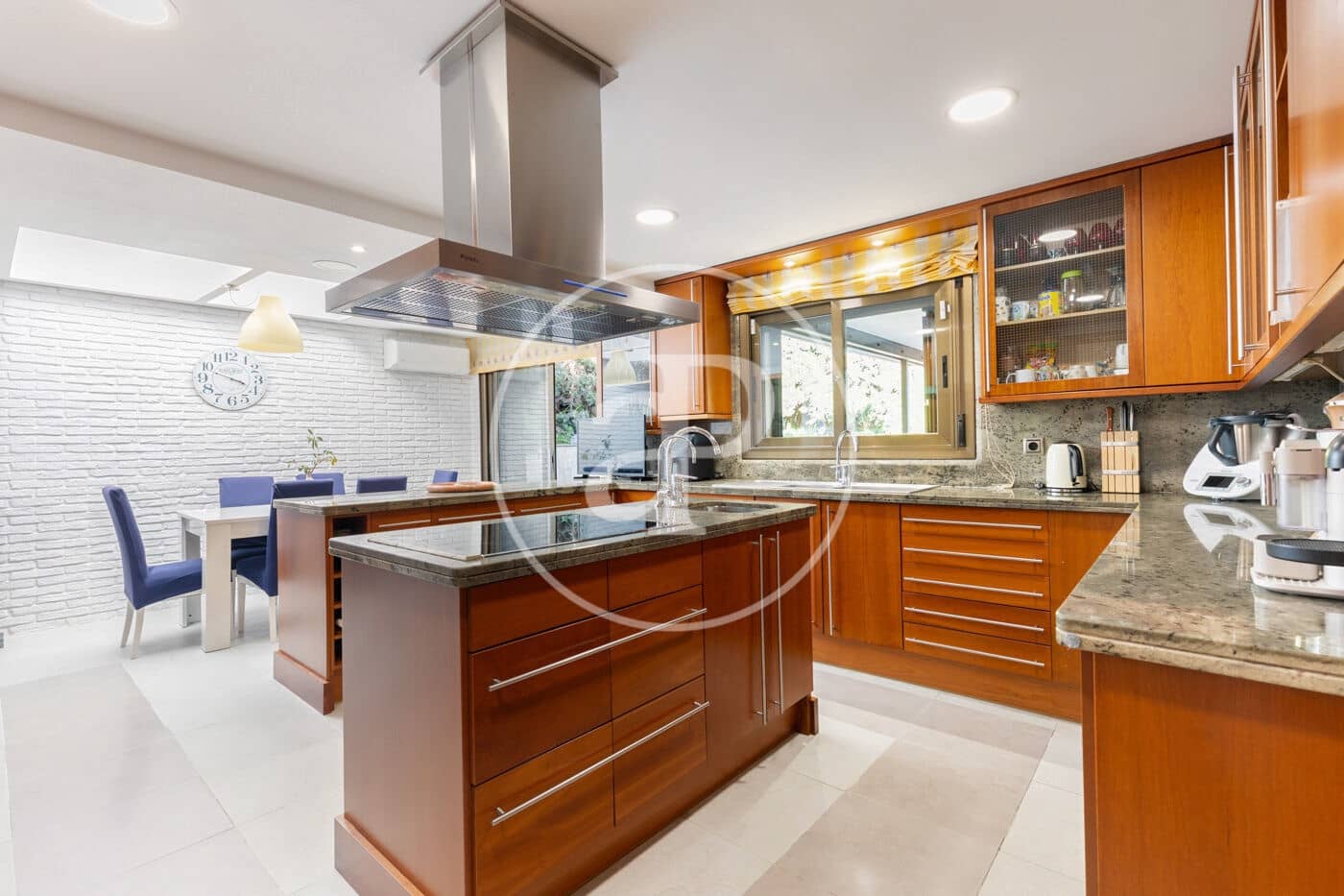 5 bedroom Villa for sale in Bellaterra with pool - € 1,250,000 (Ref: 9714922)