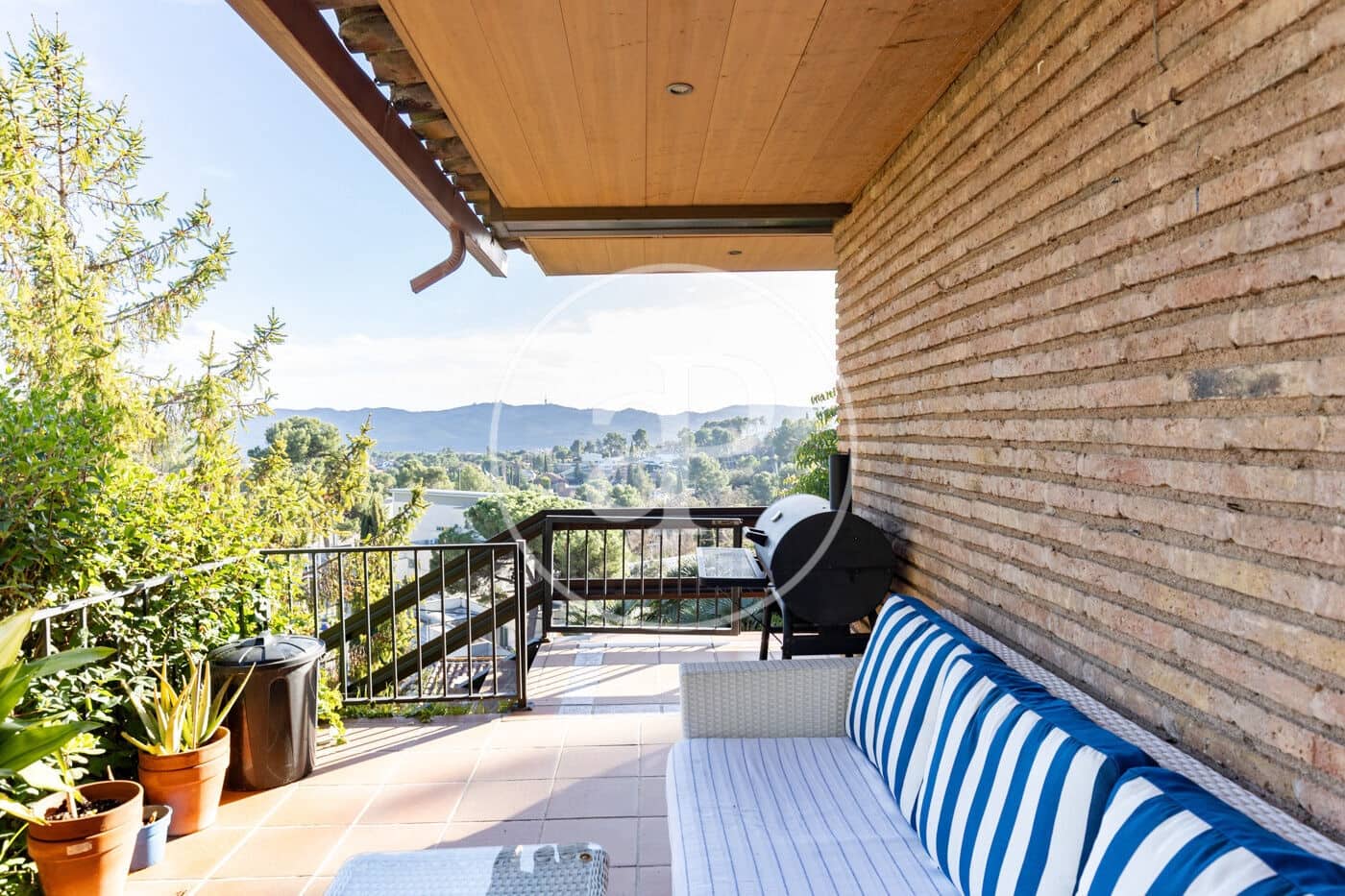 5 bedroom Villa for sale in Bellaterra with pool - € 1,250,000 (Ref: 9714922)