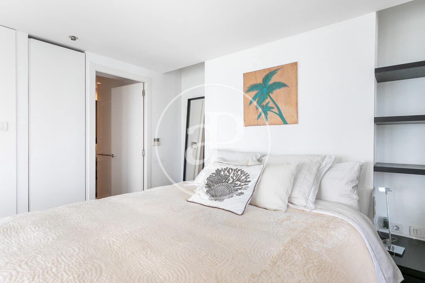 4 soveværelse Penthouse til leje i Barcelona by med swimmingpool - € 7.835 (Ref: 9714924)