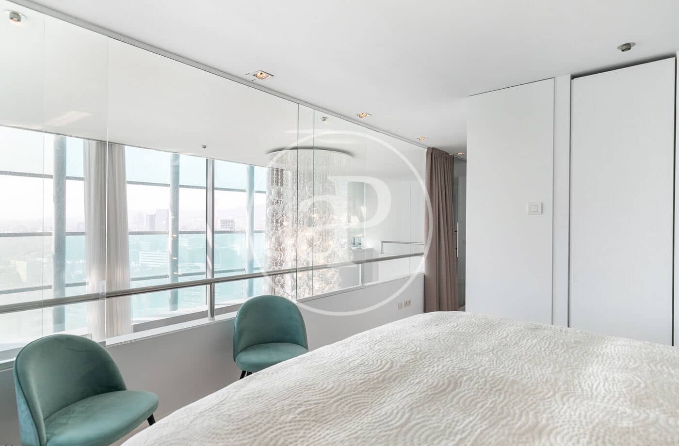 4 soveværelse Penthouse til leje i Barcelona by med swimmingpool - € 7.835 (Ref: 9714924)