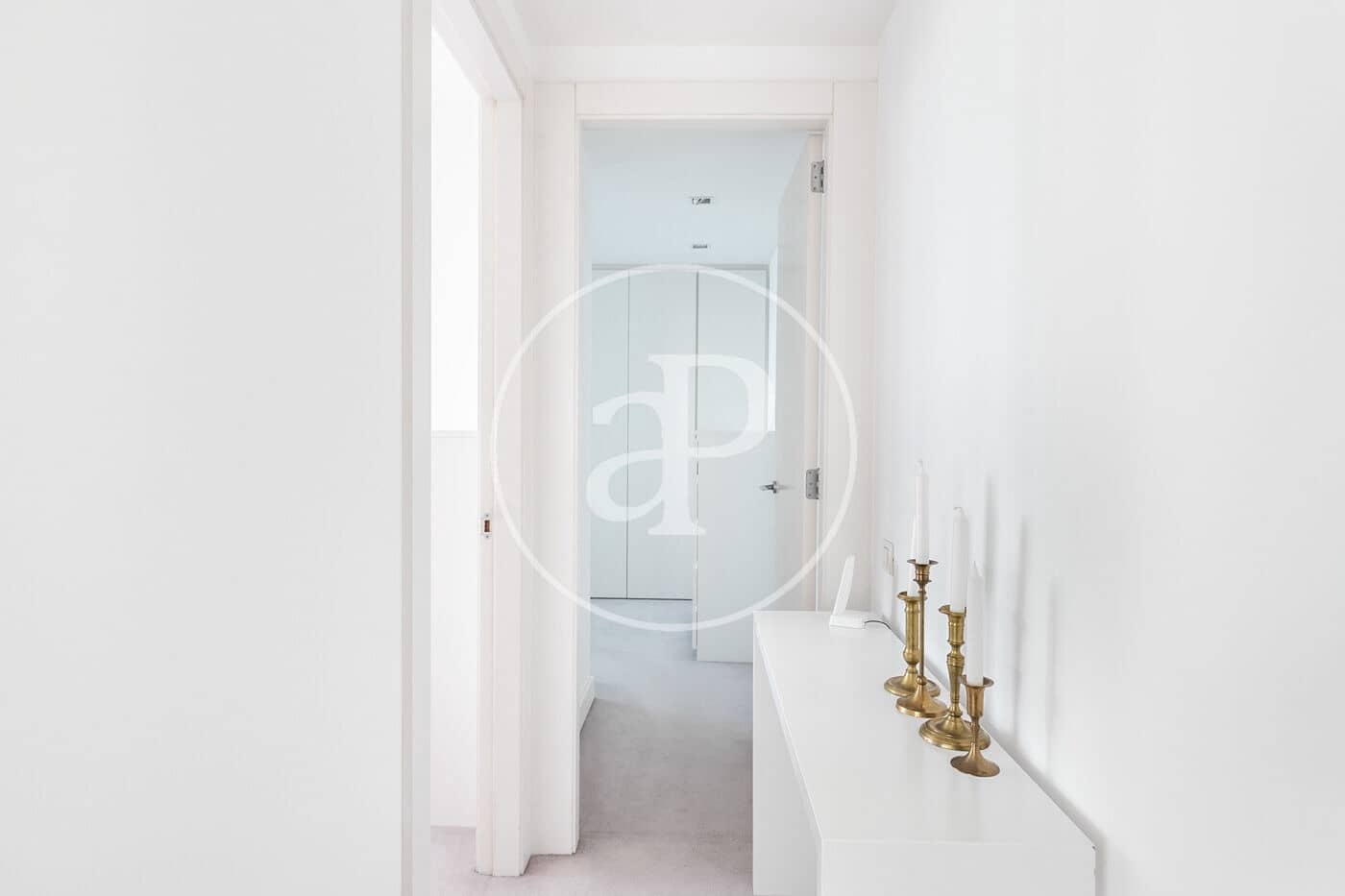 4 soveværelse Penthouse til leje i Barcelona by med swimmingpool - € 7.835 (Ref: 9714924)