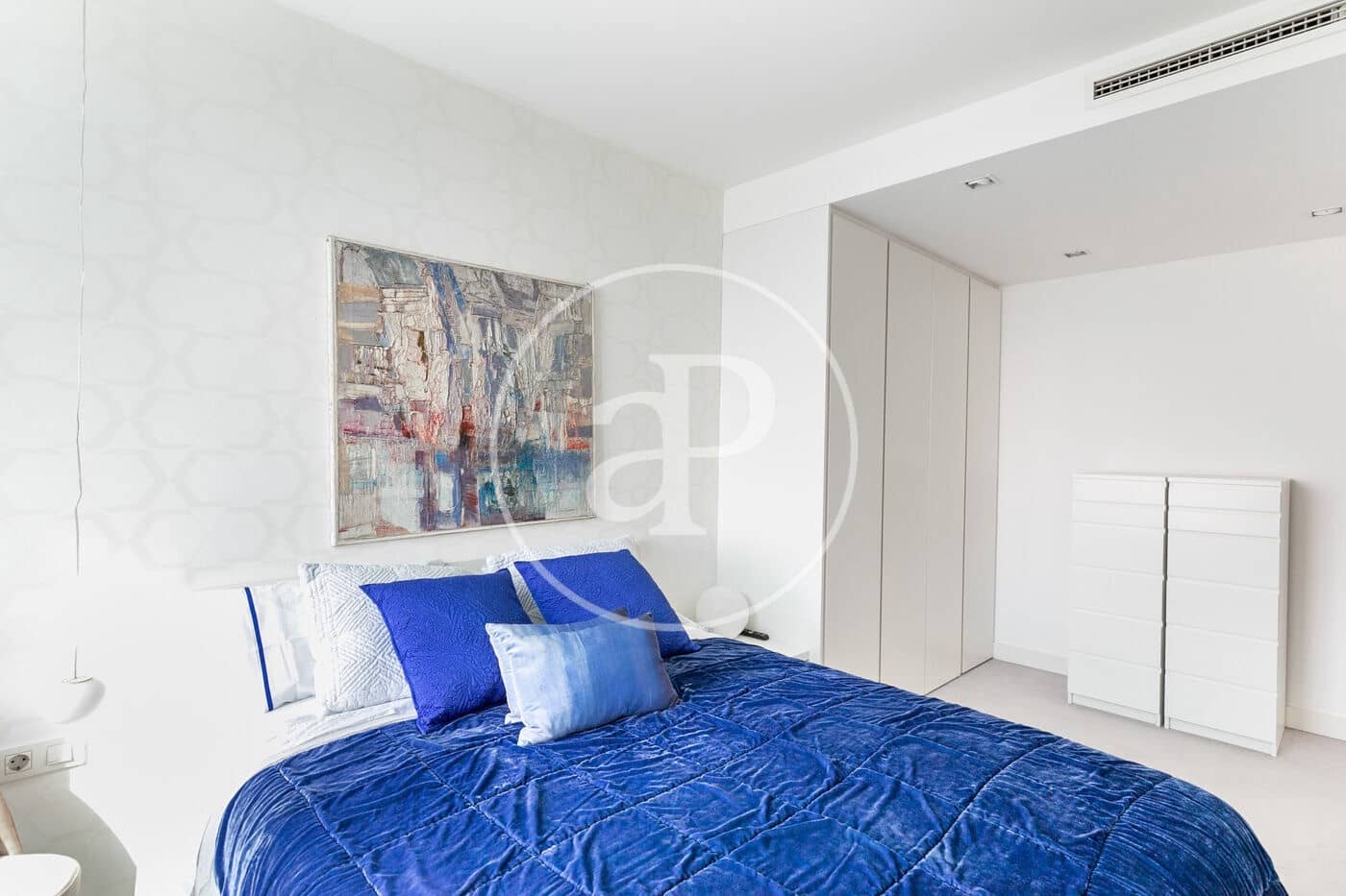 4 soveværelse Penthouse til leje i Barcelona by med swimmingpool - € 7.835 (Ref: 9714924)