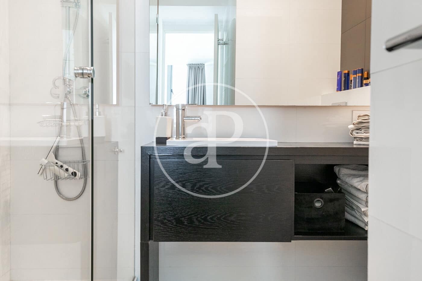 4 soveværelse Penthouse til leje i Barcelona by med swimmingpool - € 7.835 (Ref: 9714924)