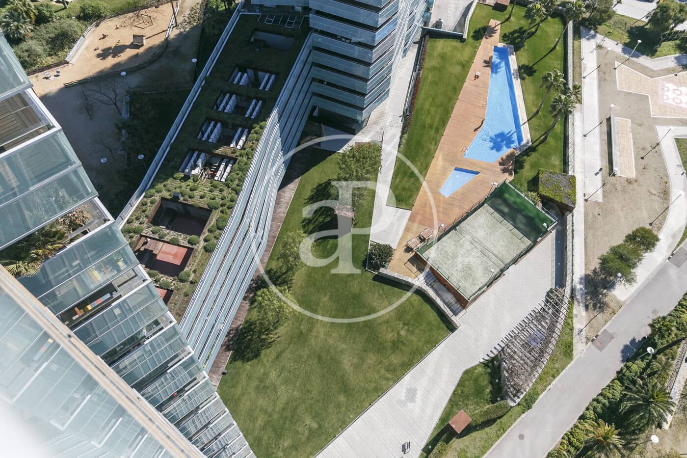 4 soveværelse Penthouse til leje i Barcelona by med swimmingpool - € 7.835 (Ref: 9714924)