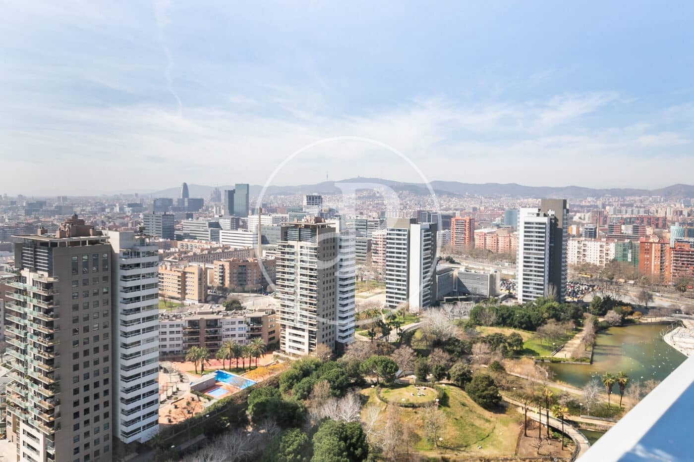 4 soveværelse Penthouse til leje i Barcelona by med swimmingpool - € 7.835 (Ref: 9714924)