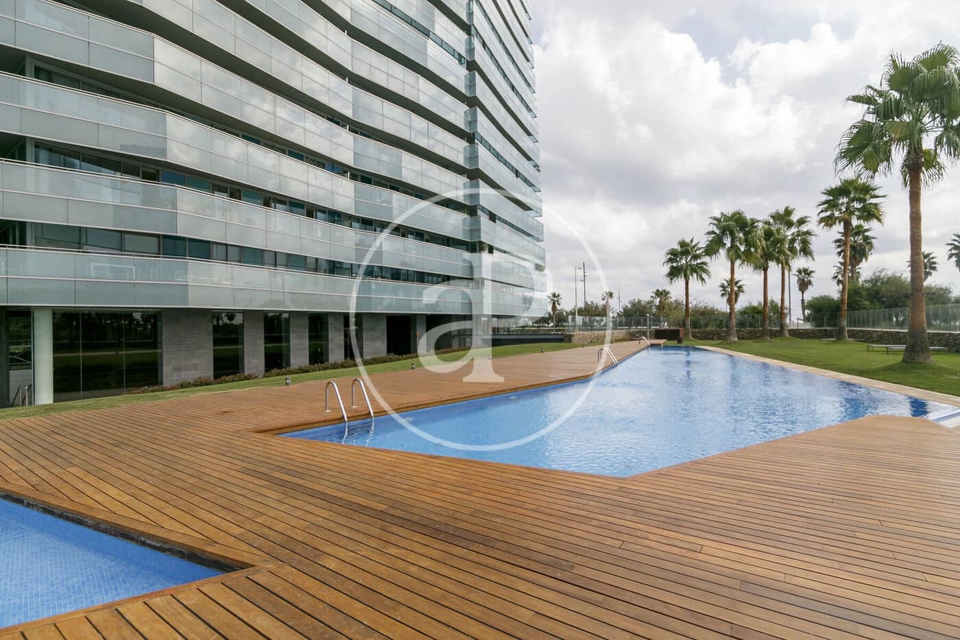 4 soveværelse Penthouse til leje i Barcelona by med swimmingpool - € 7.835 (Ref: 9714924)