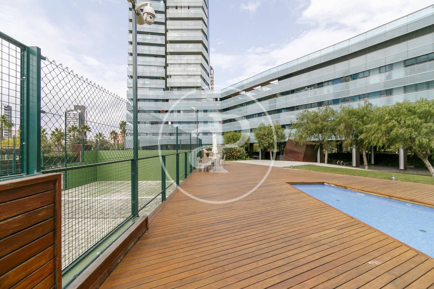 4 soveværelse Penthouse til leje i Barcelona by med swimmingpool - € 7.835 (Ref: 9714924)