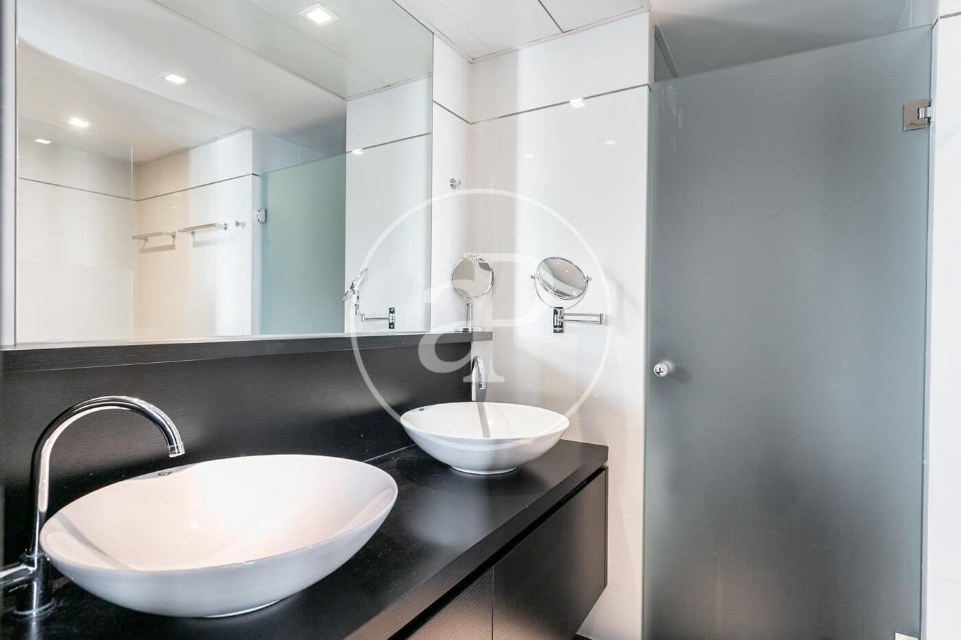 4 soveværelse Penthouse til leje i Barcelona by med swimmingpool - € 7.835 (Ref: 9714924)