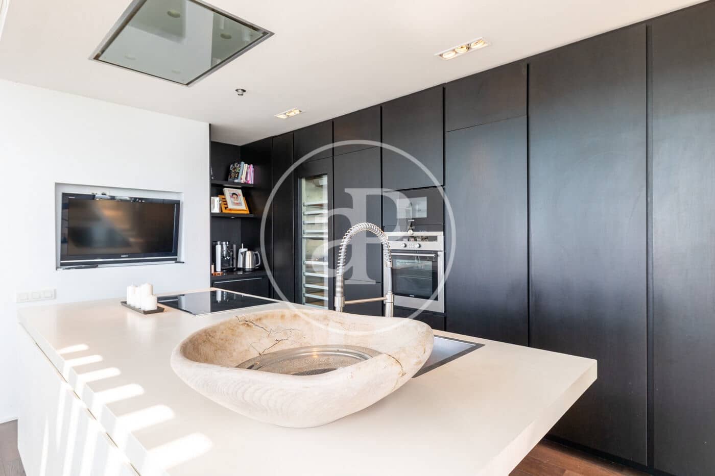 Ático de 4 habitaciones en Barcelona ciudad en alquiler con piscina - 7.835 € (Ref: 9714924)