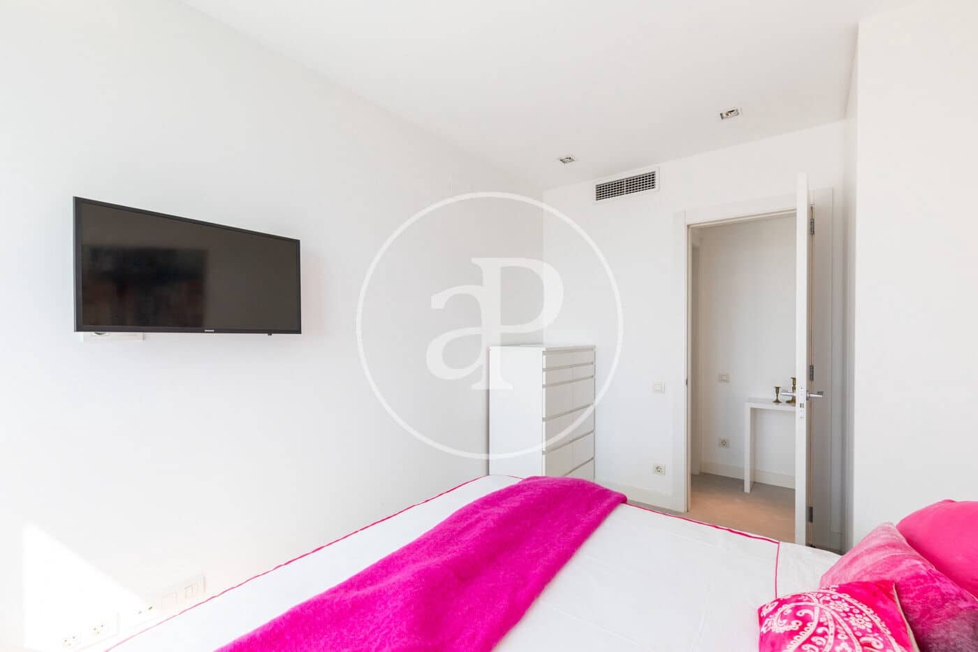 Ático de 4 habitaciones en Barcelona ciudad en alquiler con piscina - 7.835 € (Ref: 9714924)