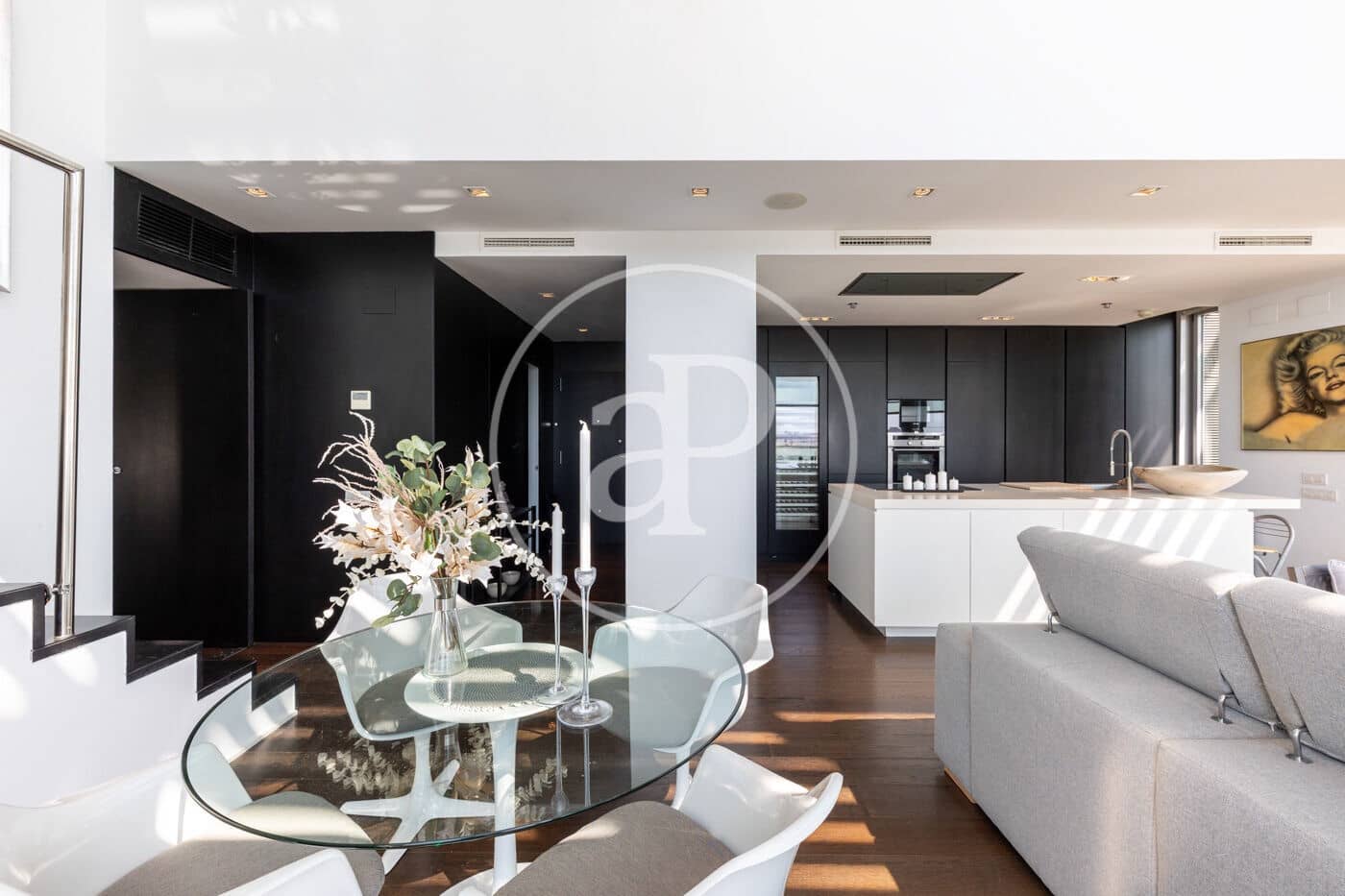 Ático de 4 habitaciones en Barcelona ciudad en alquiler con piscina - 7.835 € (Ref: 9714924)