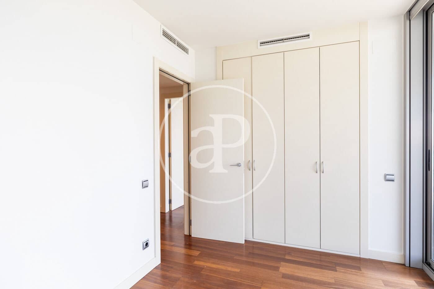 3 slaapkamer Appartement te huur in Barcelona stad met zwembad - € 4.382 (Ref: 9714925)