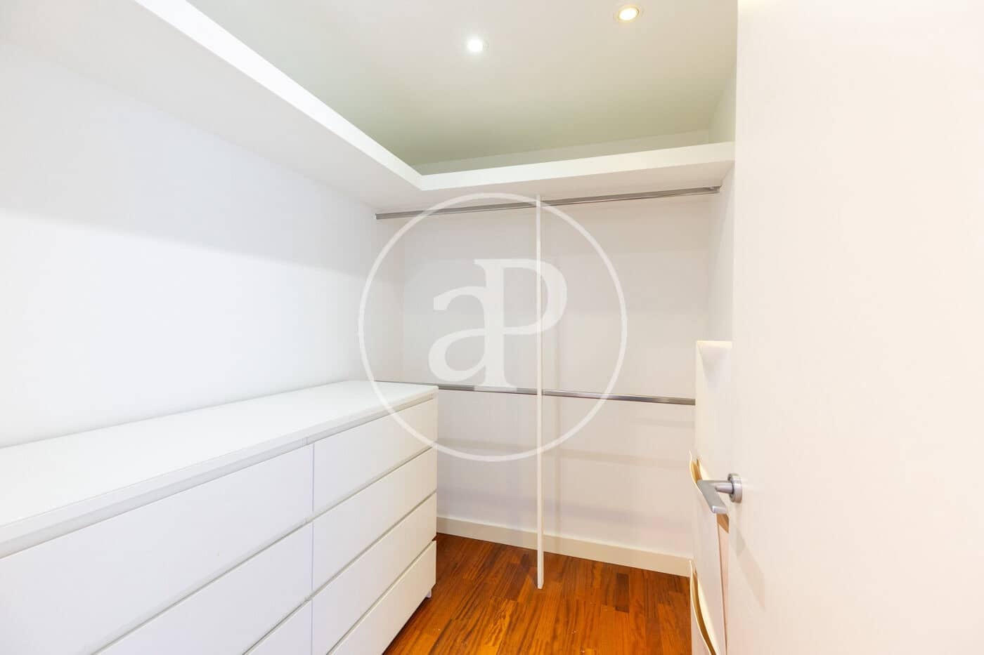 3 slaapkamer Appartement te huur in Barcelona stad met zwembad - € 4.382 (Ref: 9714925)