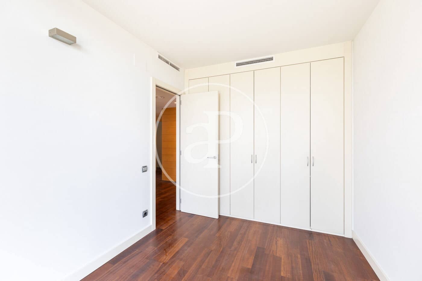 3 slaapkamer Appartement te huur in Barcelona stad met zwembad - € 4.382 (Ref: 9714925)