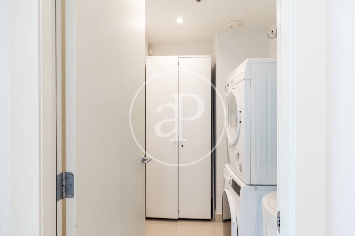 3 slaapkamer Appartement te huur in Barcelona stad met zwembad - € 4.382 (Ref: 9714925)