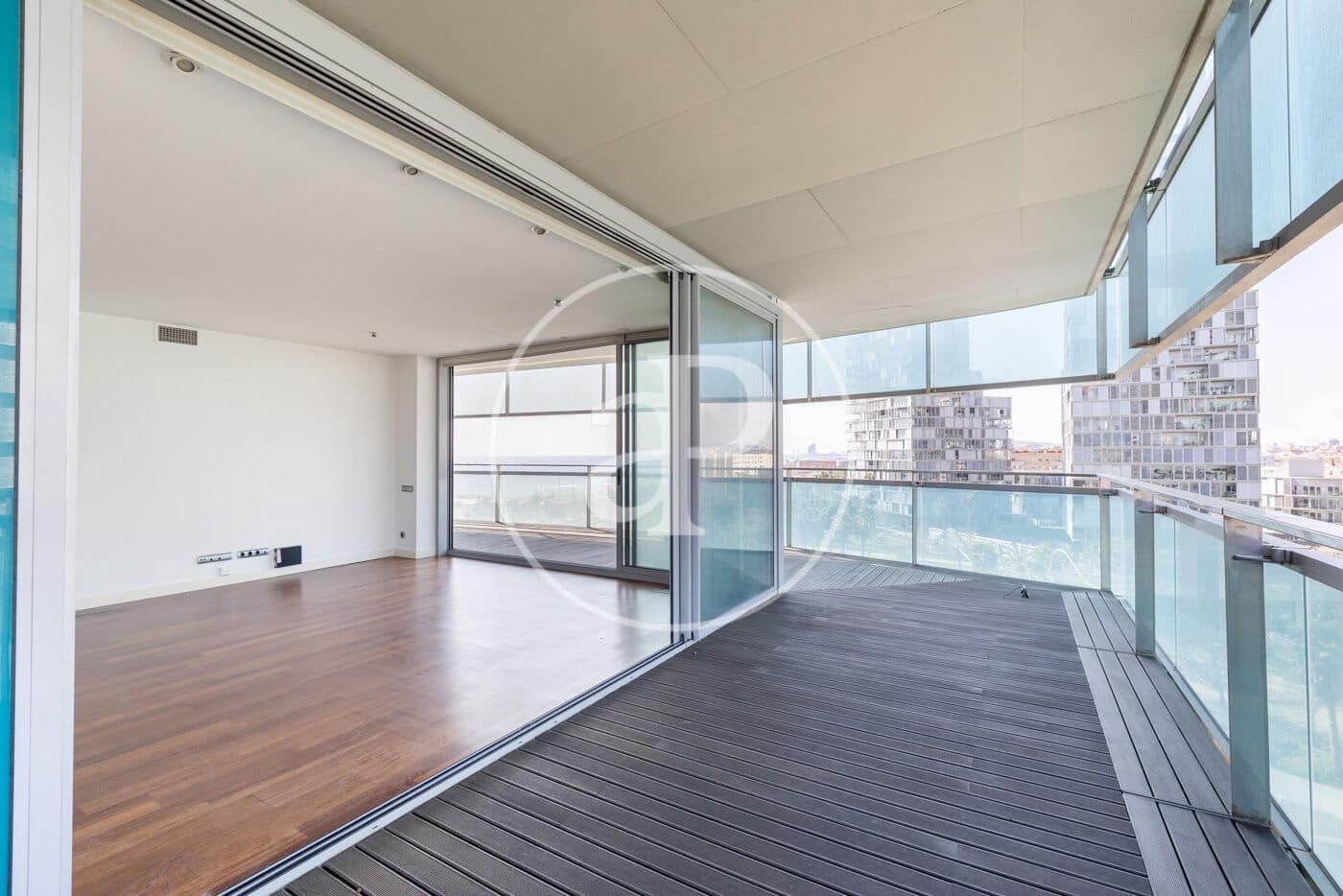 3 slaapkamer Appartement te huur in Barcelona stad met zwembad - € 4.382 (Ref: 9714925)