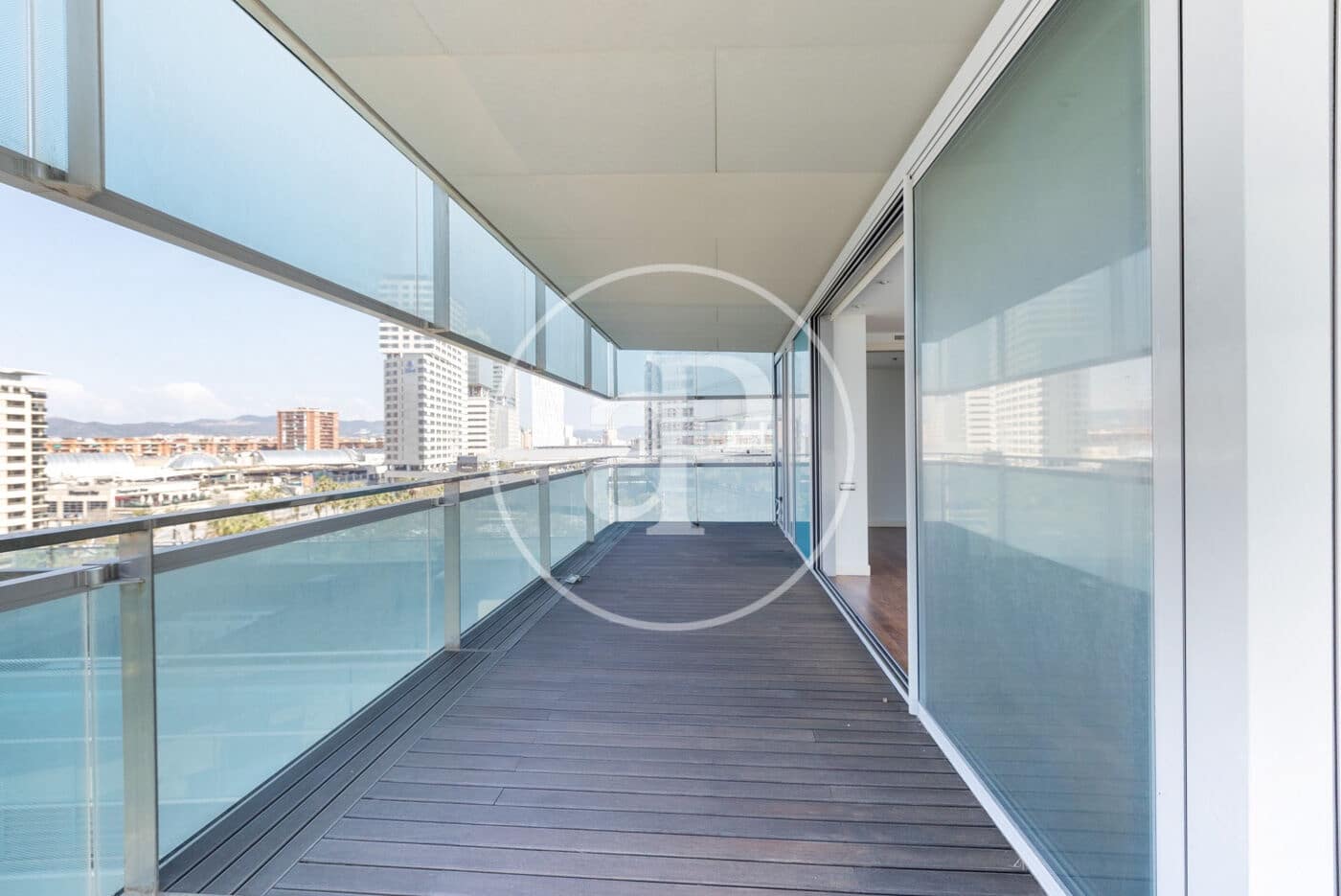 3 slaapkamer Appartement te huur in Barcelona stad met zwembad - € 4.382 (Ref: 9714925)