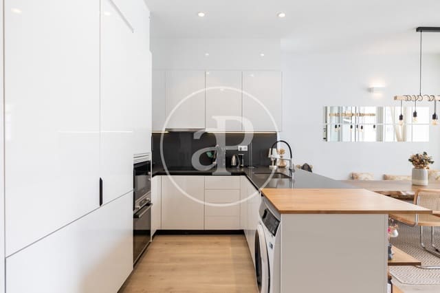 1 slaapkamer Appartement te koop in El Poblenou, Barcelona stad met zwembad - € 590.000 (Ref: 9719906)