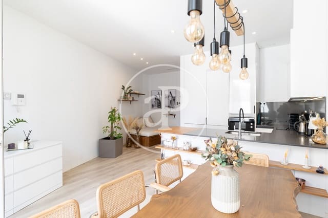 1 slaapkamer Appartement te koop in El Poblenou, Barcelona stad met zwembad - € 590.000 (Ref: 9719906)