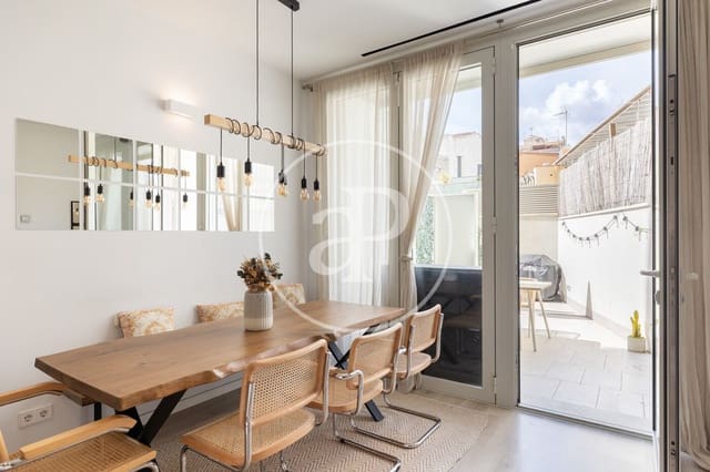 1 slaapkamer Appartement te koop in El Poblenou, Barcelona stad met zwembad - € 590.000 (Ref: 9719906)